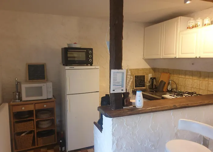 Maison Marylene Possibilite De Louer 2 Chambres Et Un Lit 1Place Supplementaire Ici C\'Est Calme Et Simple Entretien Et Petit Dejeuner A Regler Sur Place Vous Gagnez 16 Pour-Cent